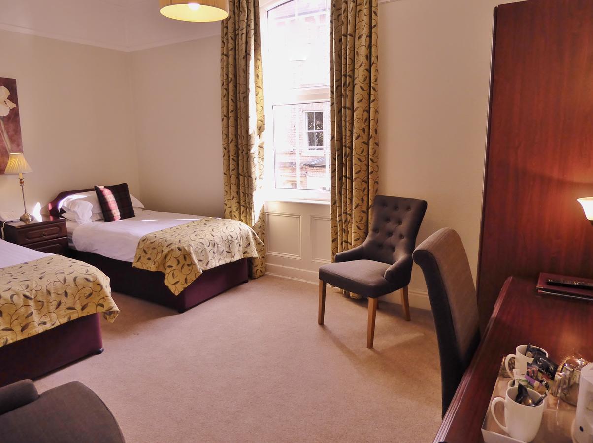 Hotel Alhambra Court