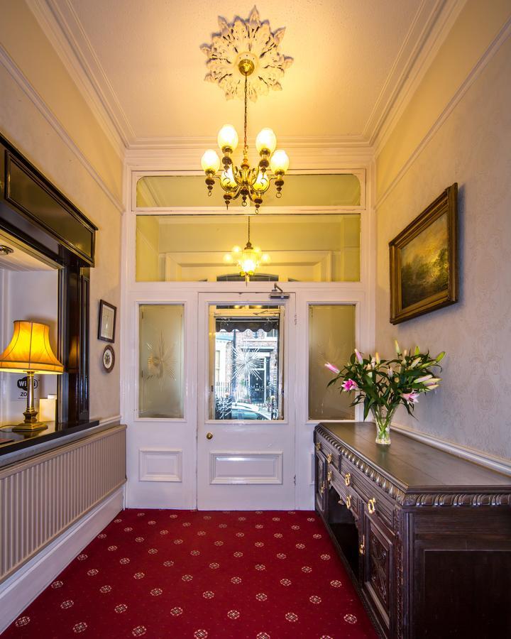 Hotel Alhambra Court 4*
